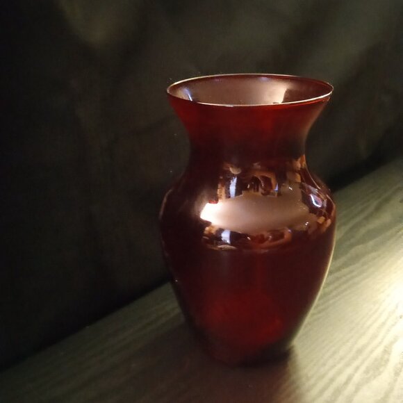 Vintage Ruby Red Glass 8" Flower Vase - Picture 3 of 4